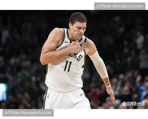 镜头捕捉:雄鹿队一次成功的三人快下配合,源自大洛佩斯后场封盖 镜头捕捉:雄鹿队一次成功的三人快下配合,源自大洛佩斯后场封盖